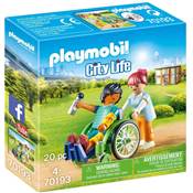 Patient en fauteuil roulant