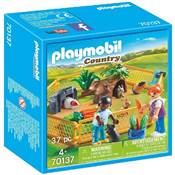 Enfants avec petits animaux